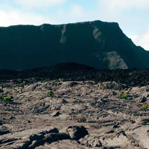 New iron-bearing compounds could store water near Earth's core